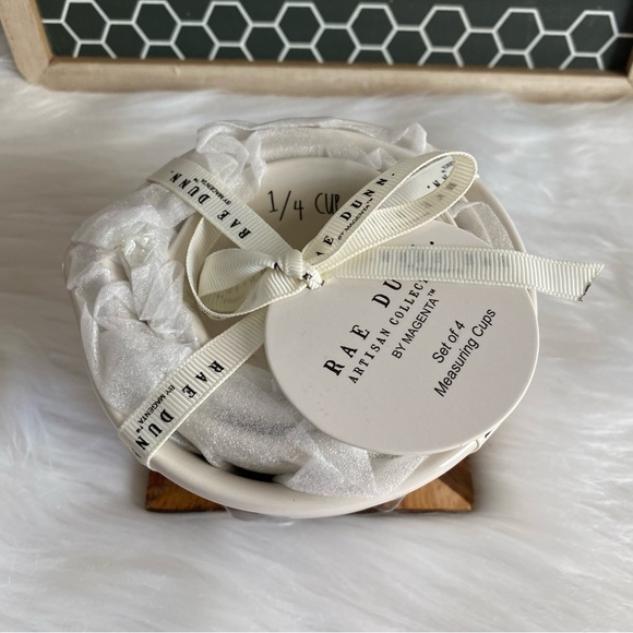 Rae Dunn Icon Measuring Cups - Picture 3 of 5